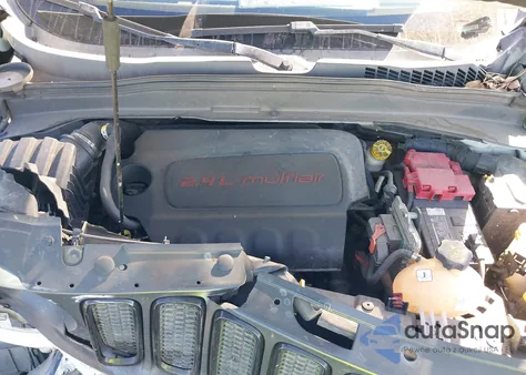 2018 Jeep Renegade Altitude Fwd из США, поврежденный, VIN ZACCJABB4JPJ20052